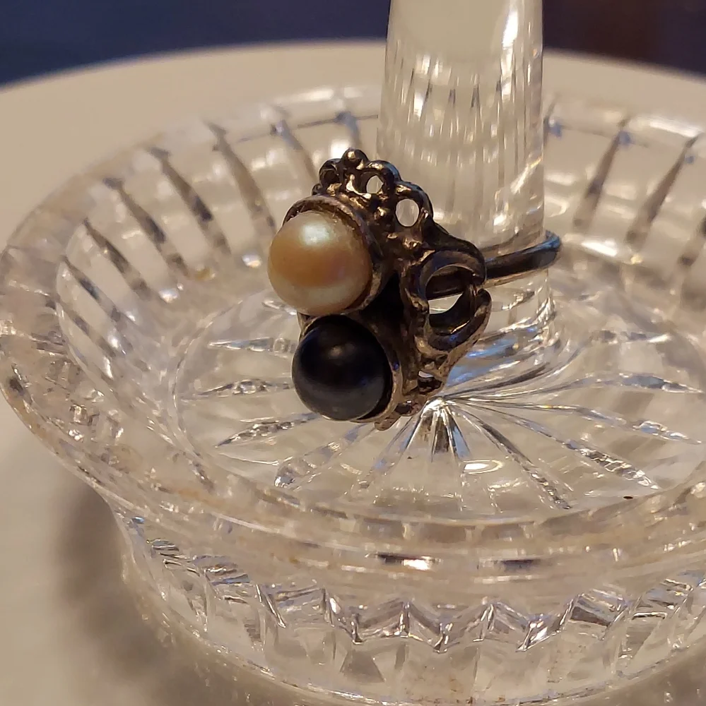 Vintage 10k WG Plated Silver White & Black Pearls Chunky Adjustable Ring RARE